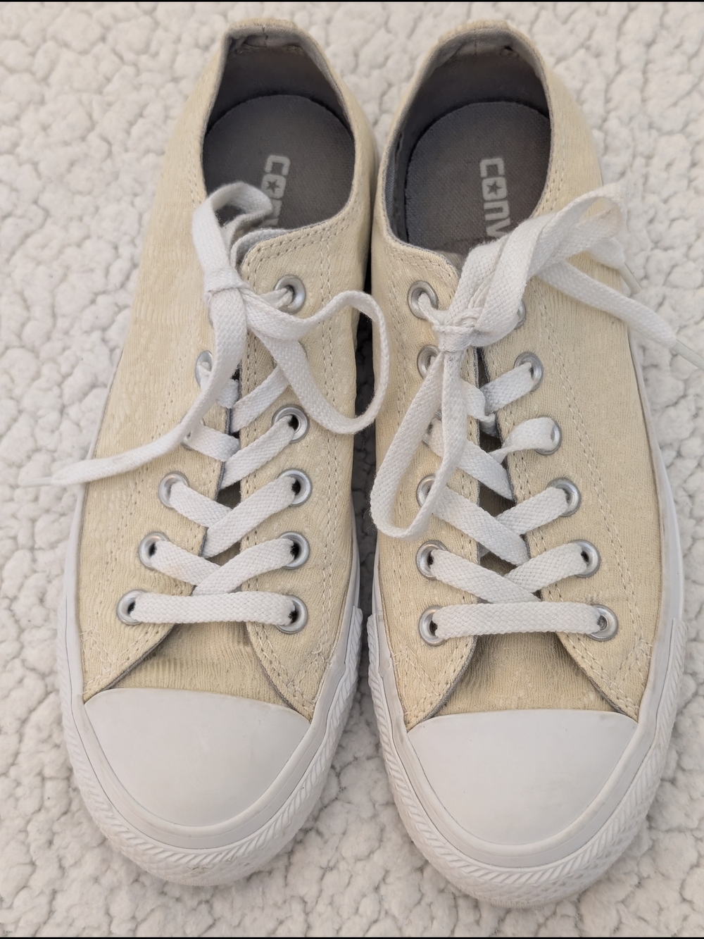 Like New: Converse Chuck Taylor All Star Ivory/Cream Women’s 7
